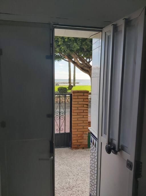 Beachfront House Malaga Exterior photo