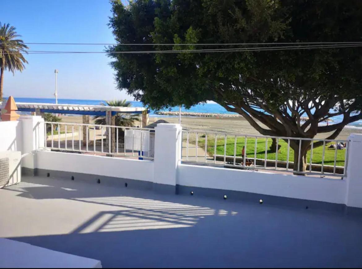 Beachfront House Malaga Exterior photo
