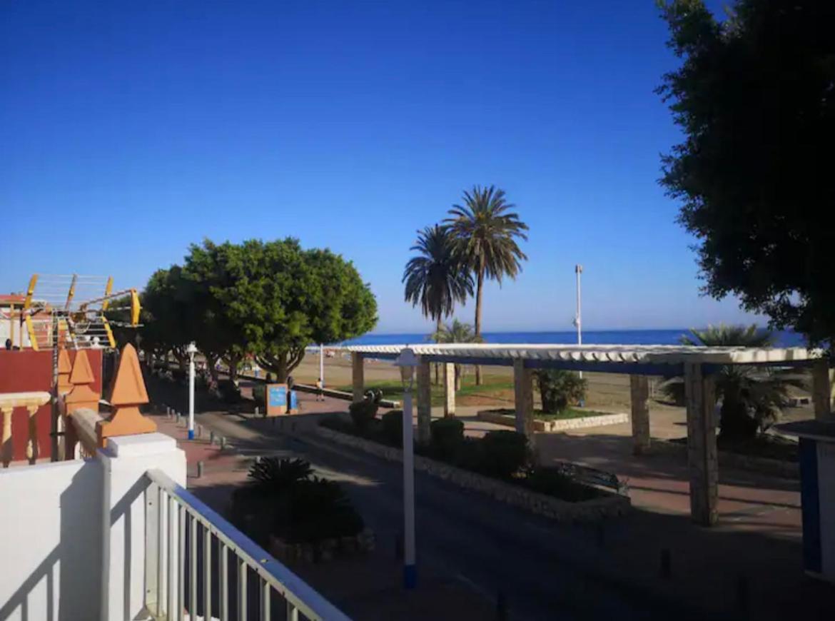 Beachfront House Malaga Exterior photo