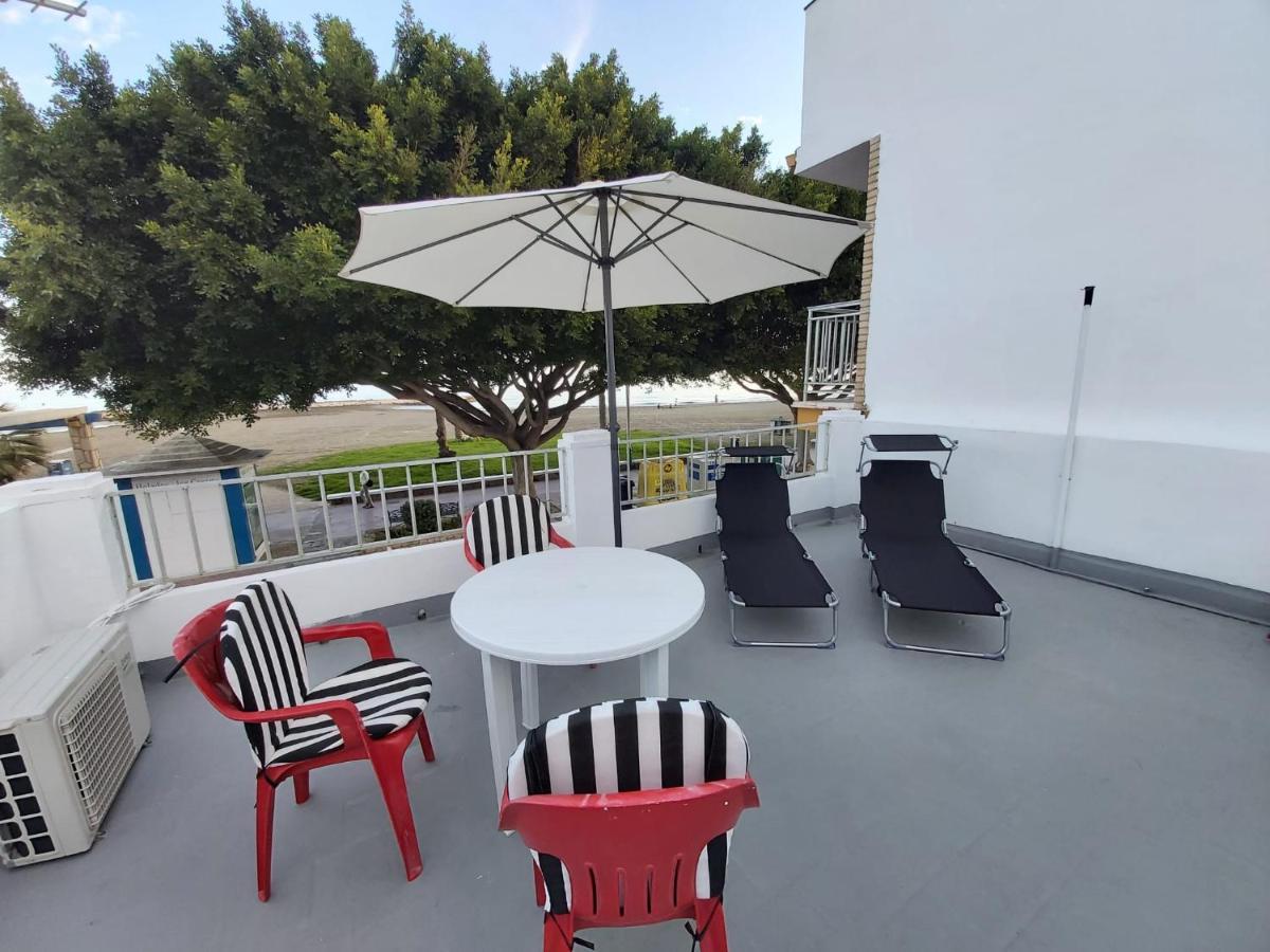 Beachfront House Malaga Exterior photo